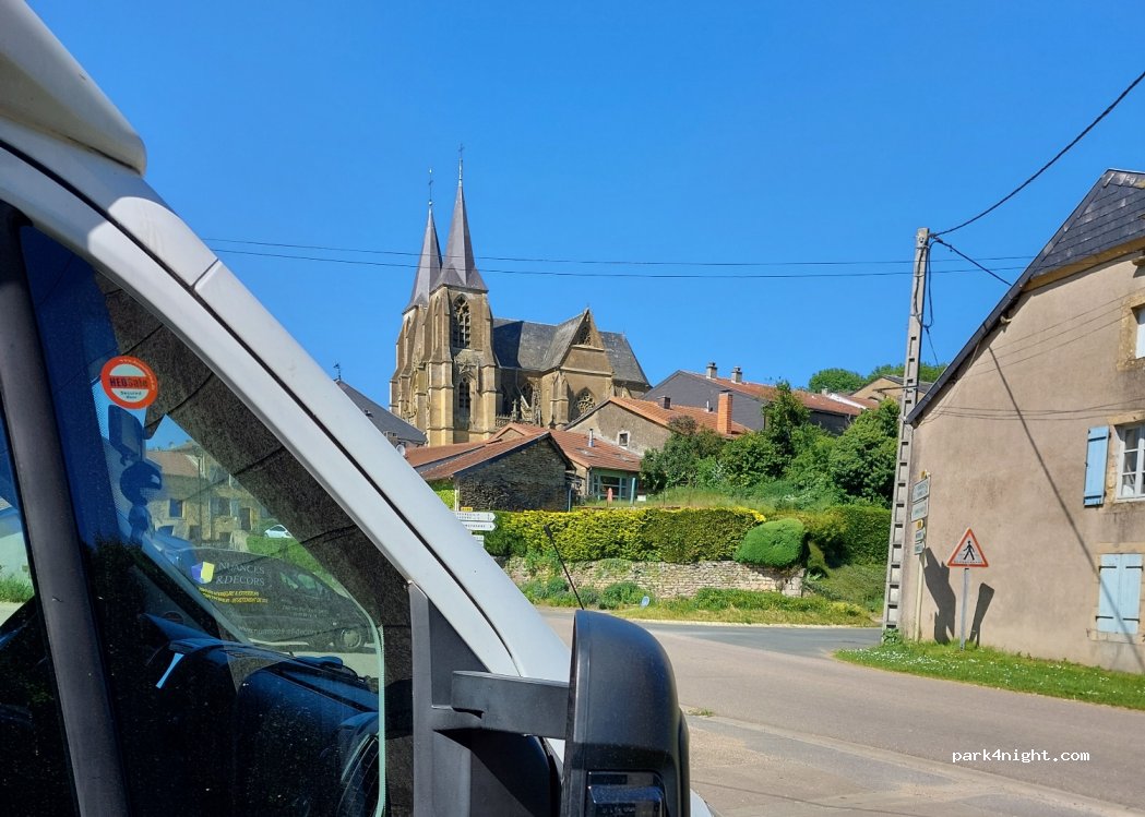 (55600) Avioth - 1 Rue des Comtes de Chiny — foto 4