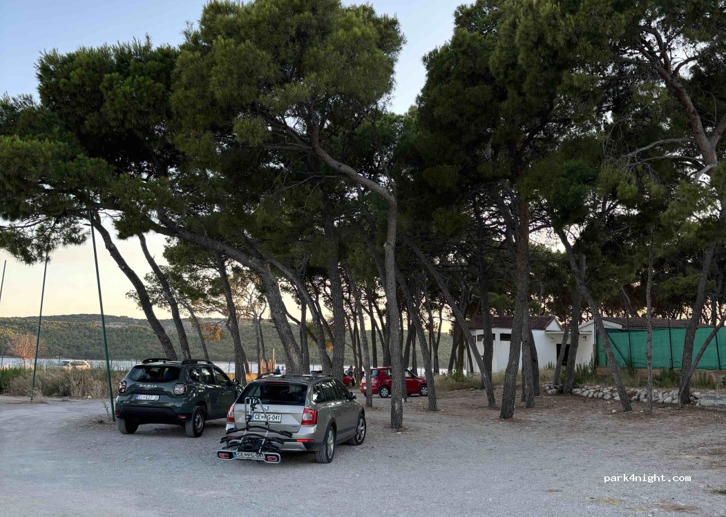(22030) Šibenik - 22 Ulica Braće Nakić — foto