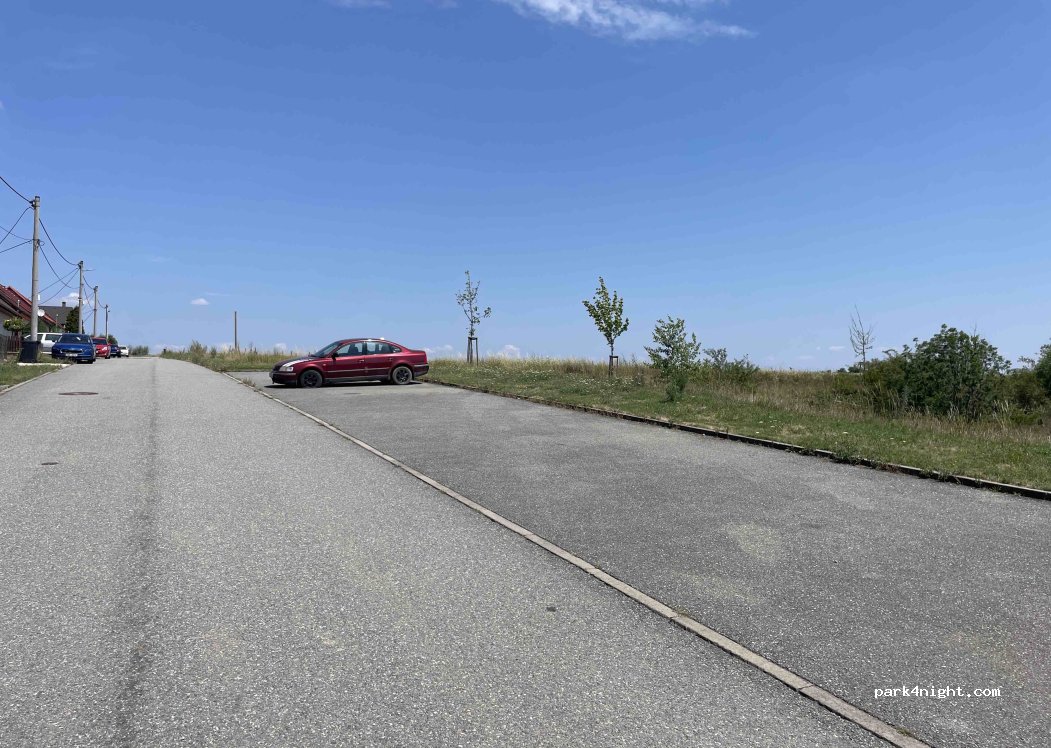 (675 54) Dalešice - Unnamed Road — foto 2