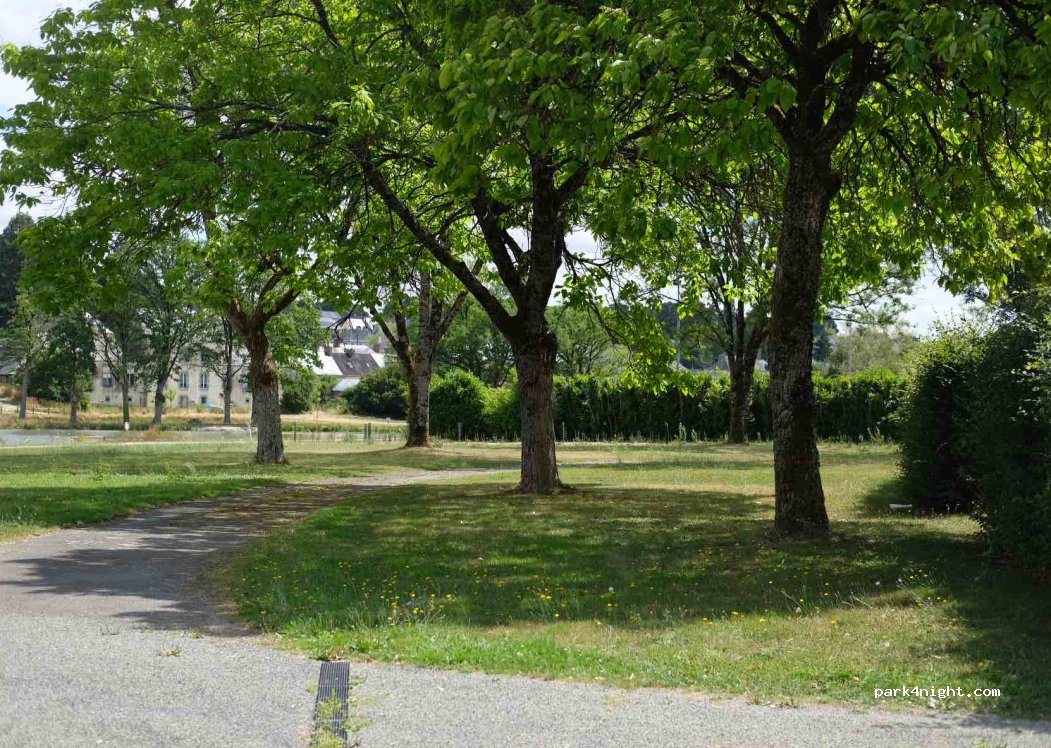 (53160) Bais - 27 Rue du Château — foto