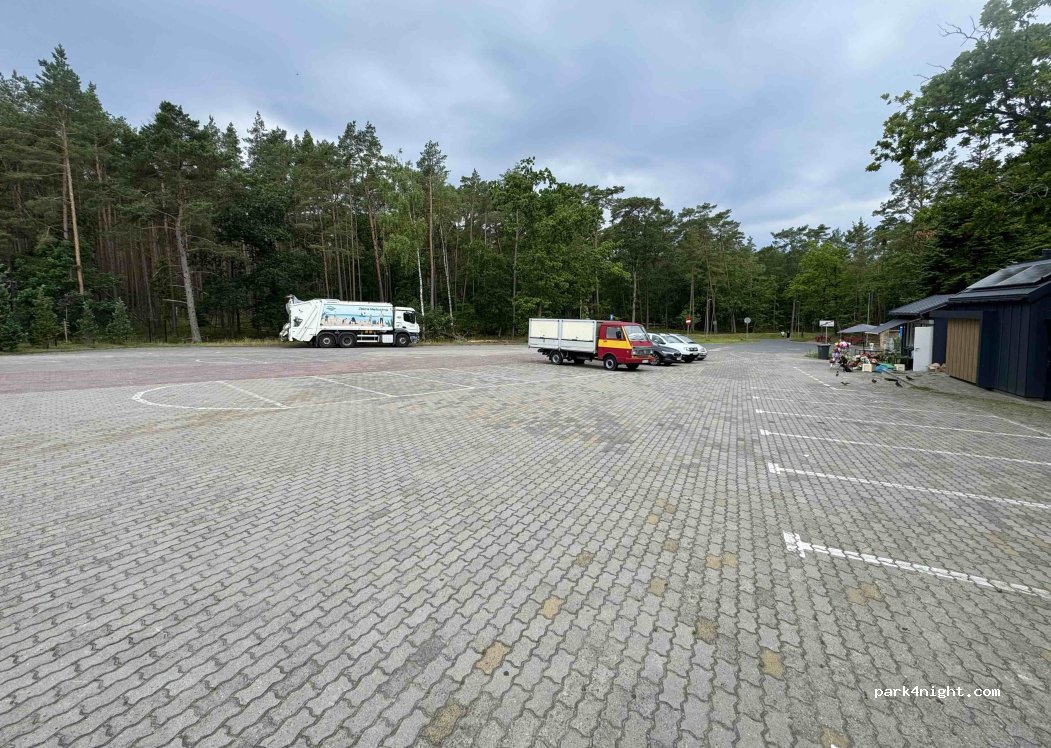 (72-500) Międzyzdroje - 1 Cmentarna — foto