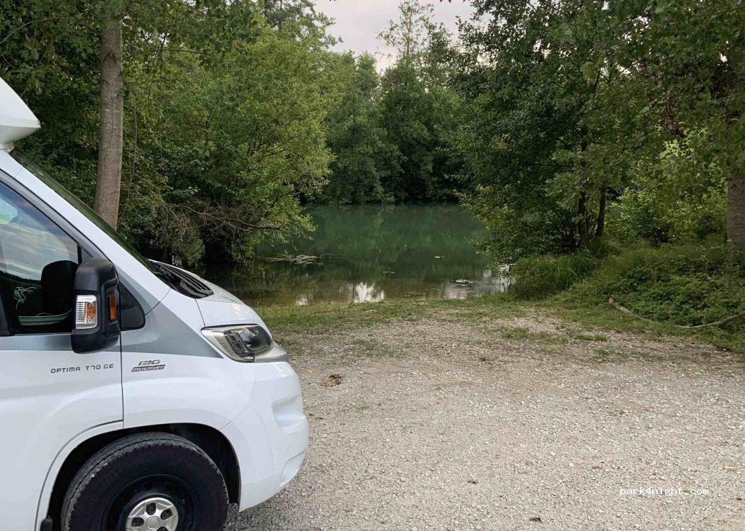 (10500) Précy-Saint-Martin - D80 — foto