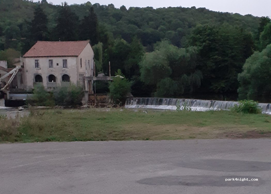 (09200) Saint-Girons - All. des Lions Verts — foto 2