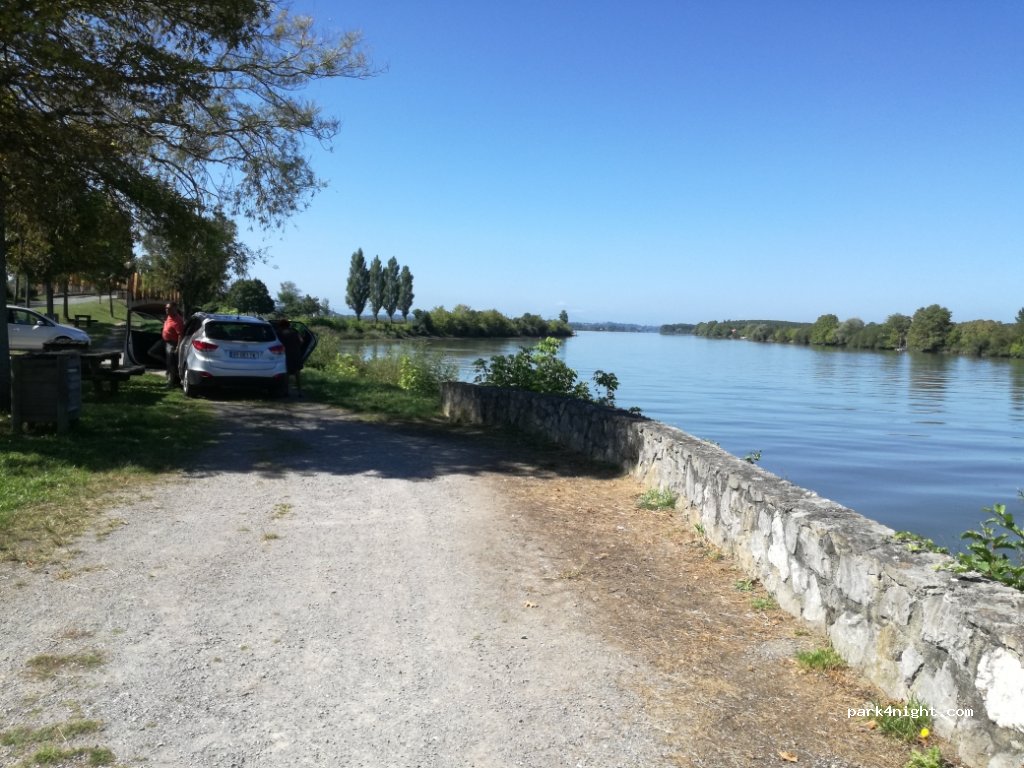 (64520) Guiche - D261 — foto