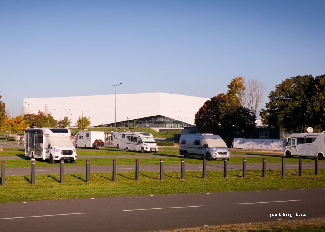 (86360) Chasseneuil-du-Poitou - Unnamed Road — foto 2