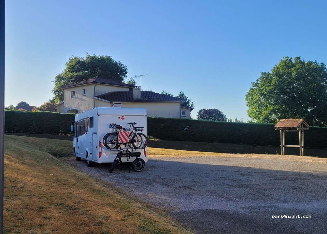 (64300) Saint-Boès - Route du Camp Romain — foto 2