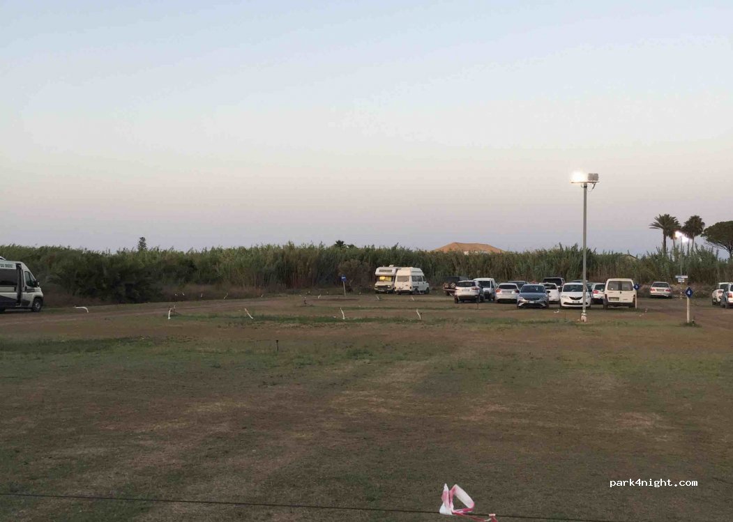 Parcheggio Marzamemi Camper e Auto — foto 2
