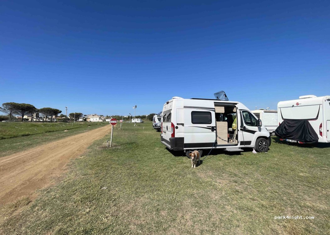 Parcheggio Marzamemi Camper e Auto — foto 4