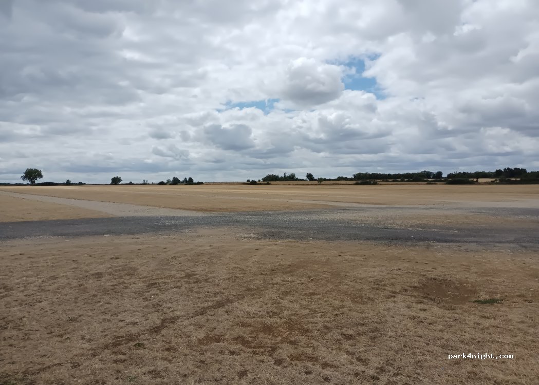 (58490) Saint-Parize-le-Châtel - 41 Route du Circuit — foto