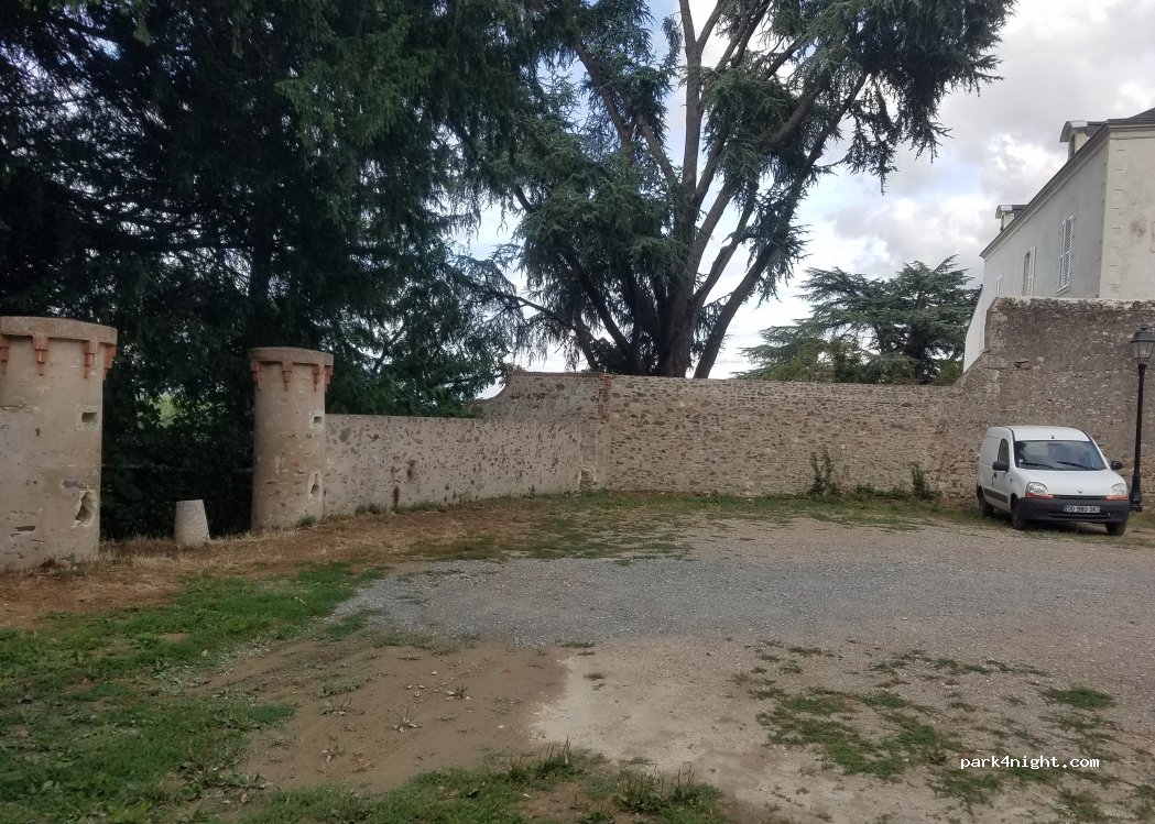 (49410) Mauges-sur-Loire - 6 Place Jules et Marie Sourice — foto
