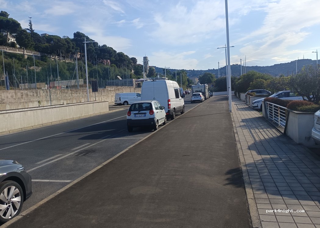 (18100) Imperia - Snc Lungomare Marinai d'Italia — foto