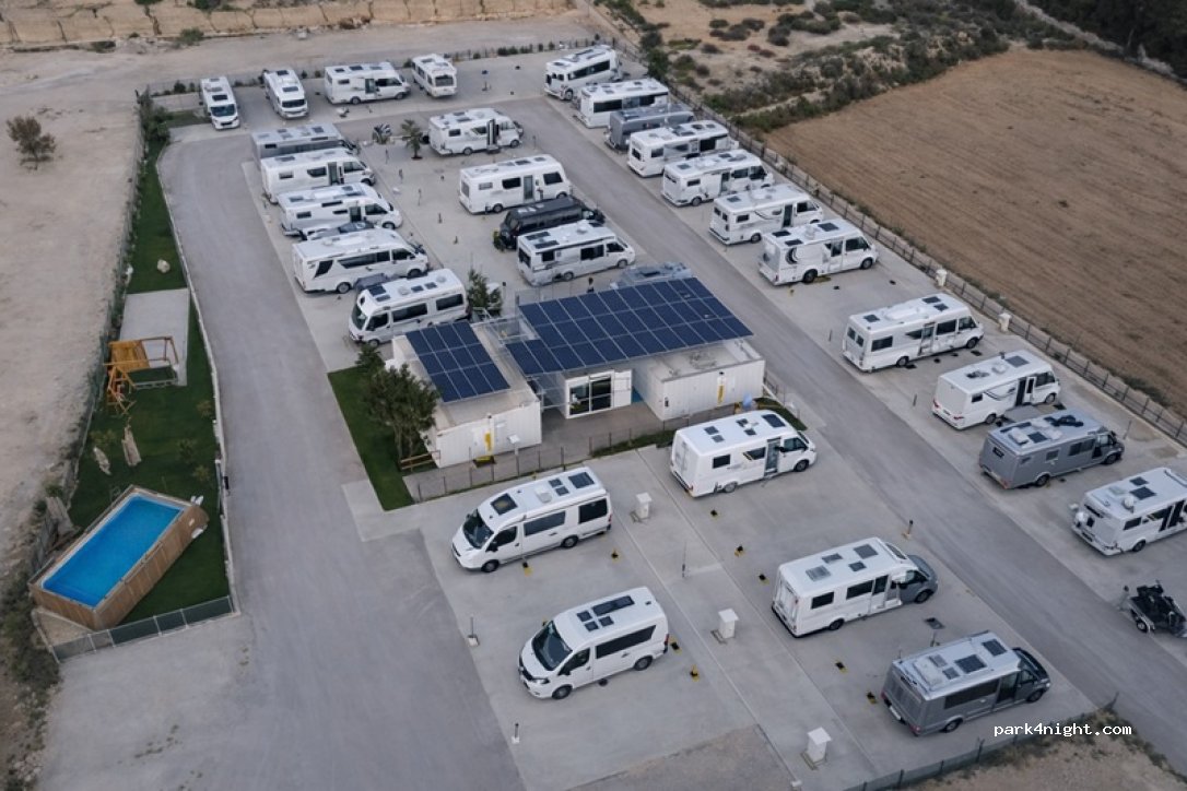Lomas de Balsares Camper Park en Alicante — foto
