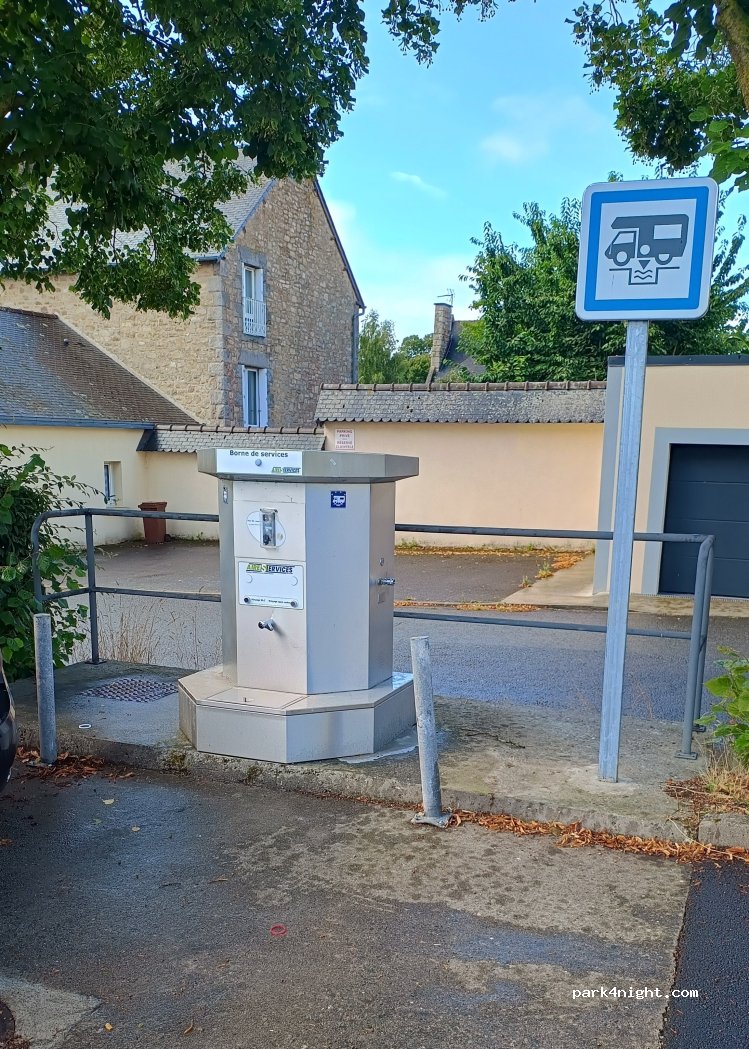 (22130) Plancoët - 9 Rue du Docteur Calmette — foto
