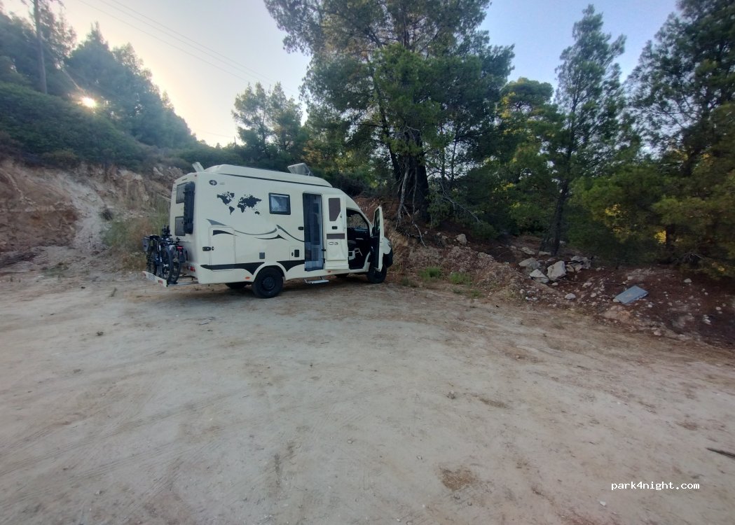 (630 72) Sithonia - Unnamed Road — foto
