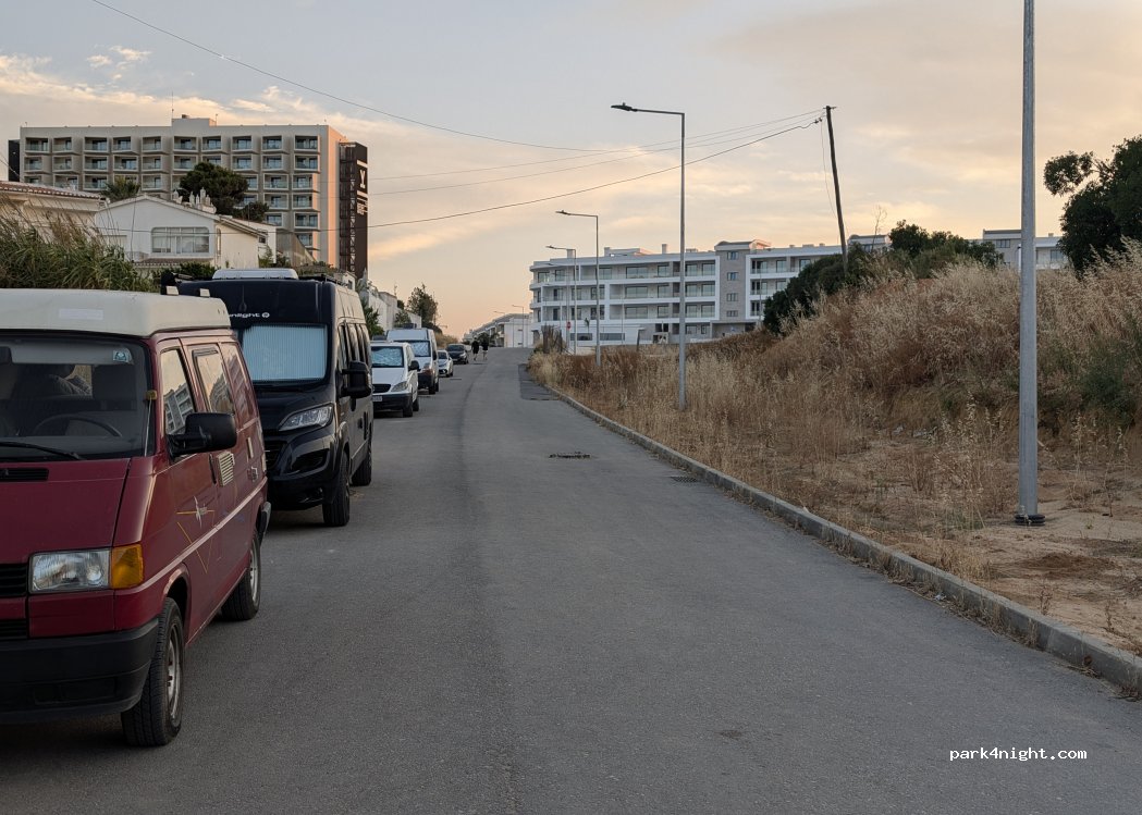 (8600-512) Lagos - 20 Estrada da Ponta da Piedade — foto 2