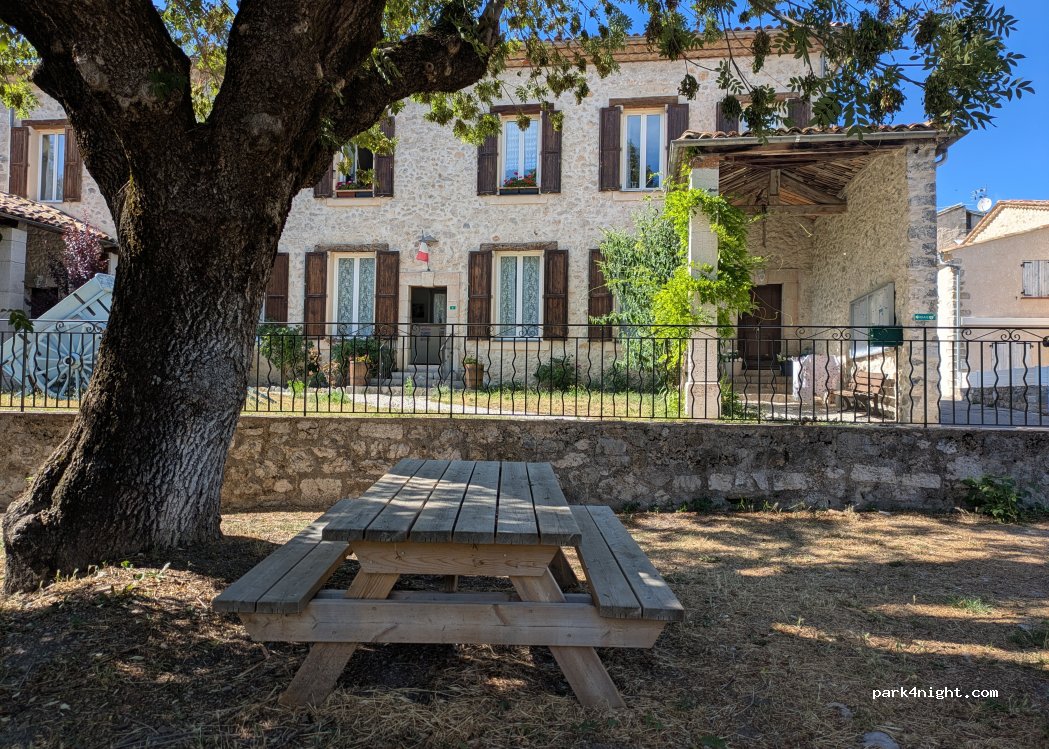 (04120) Soleilhas - 59 Rue de Clastre — foto 2