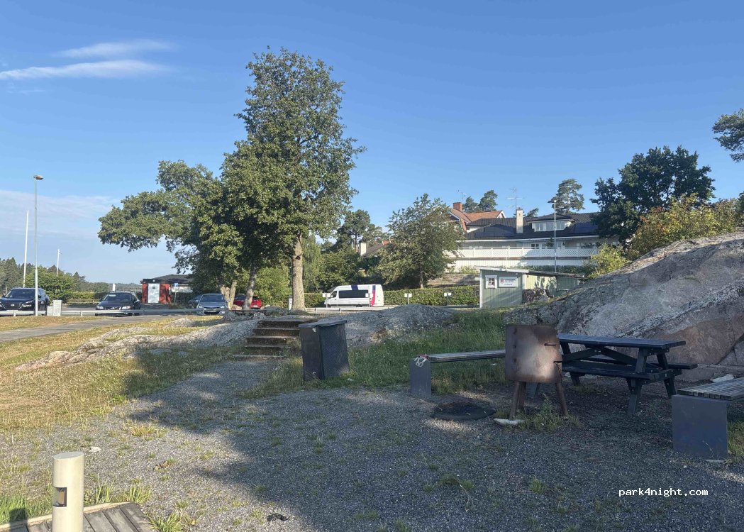 (184 51) Österskär - 90 Österskärsvägen — foto 2