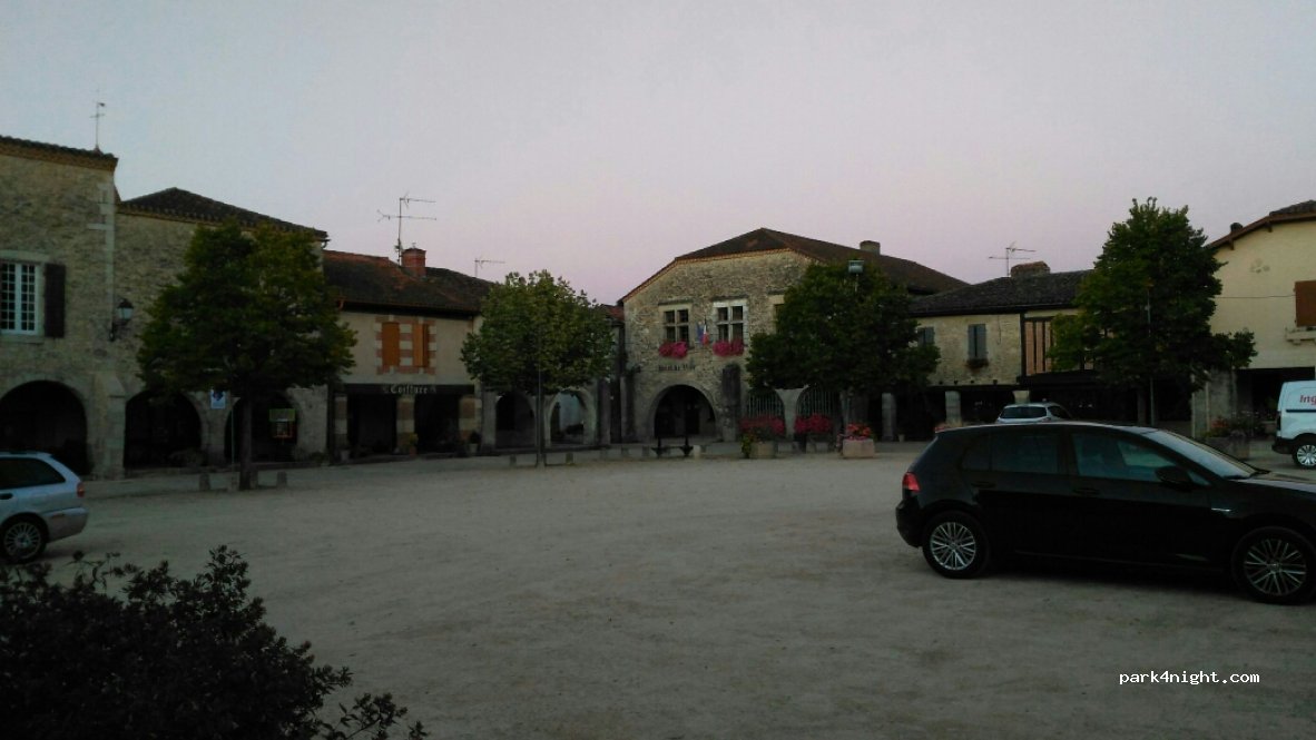 (40240) Saint-Justin - 78 Place des Tilleuls — foto 2