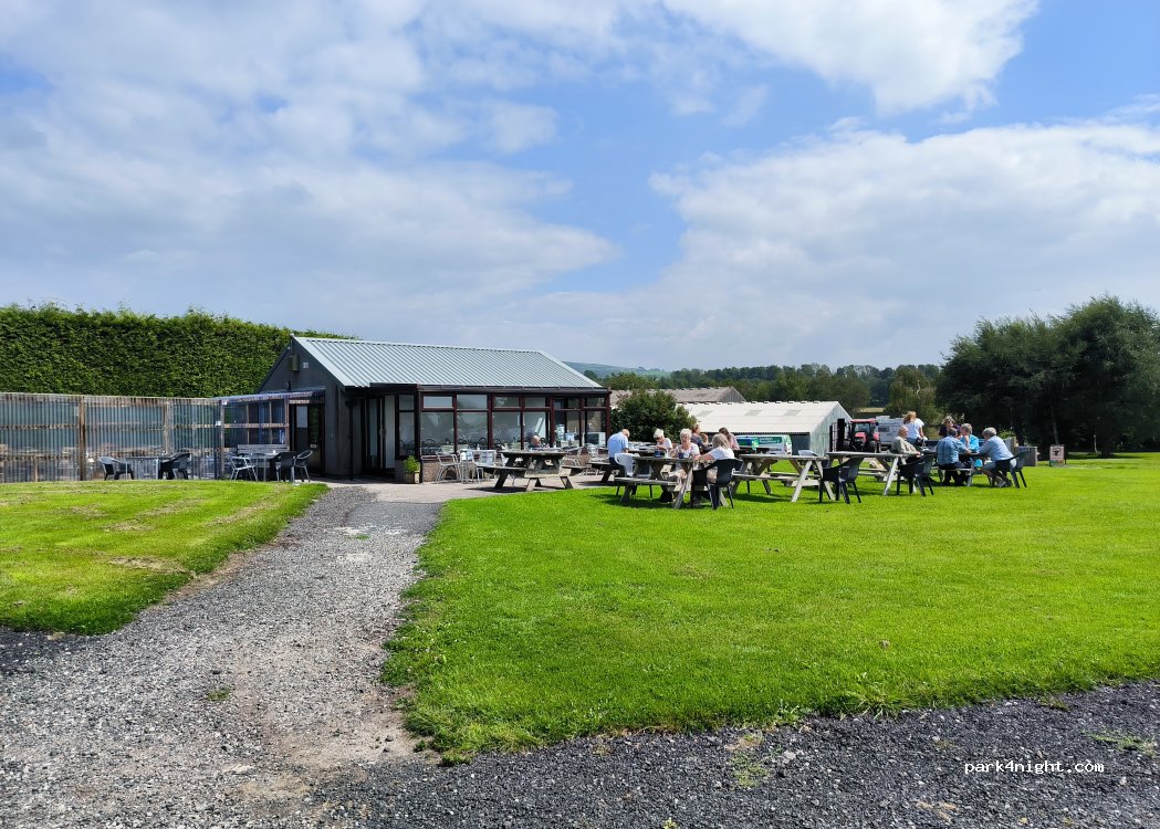 Farleton Fisheries Caravan Site — foto 2