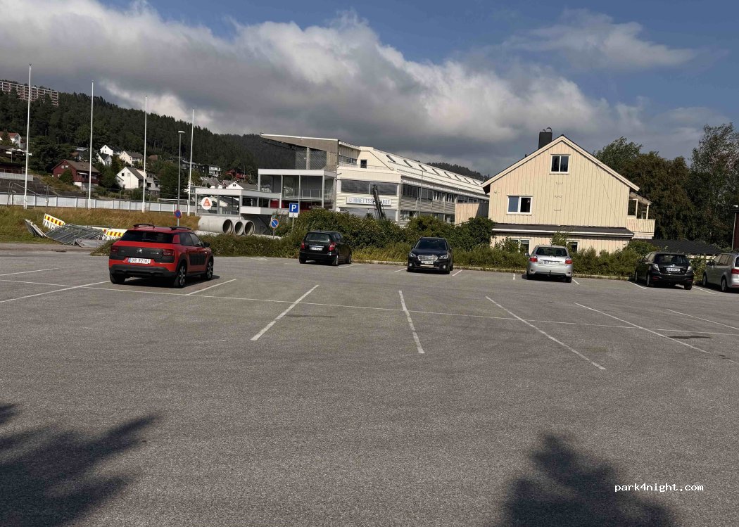 (6413) Molde - Idrettsvegen — foto