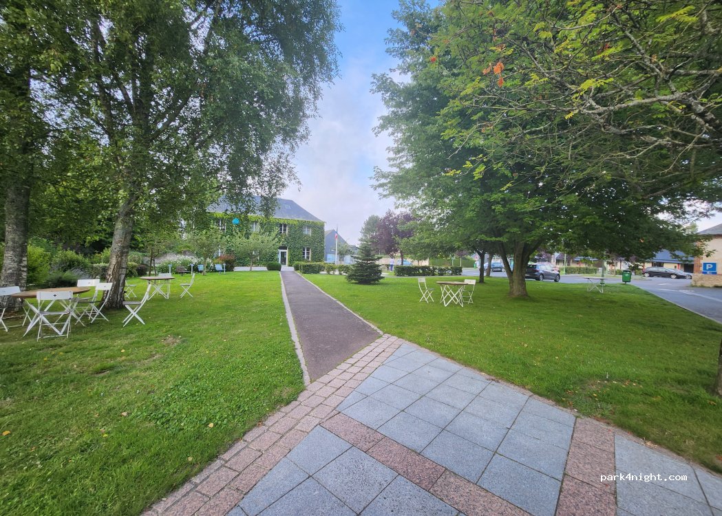 (14130) Saint-Gatien-des-Bois - Allée des Charmilles — foto 2