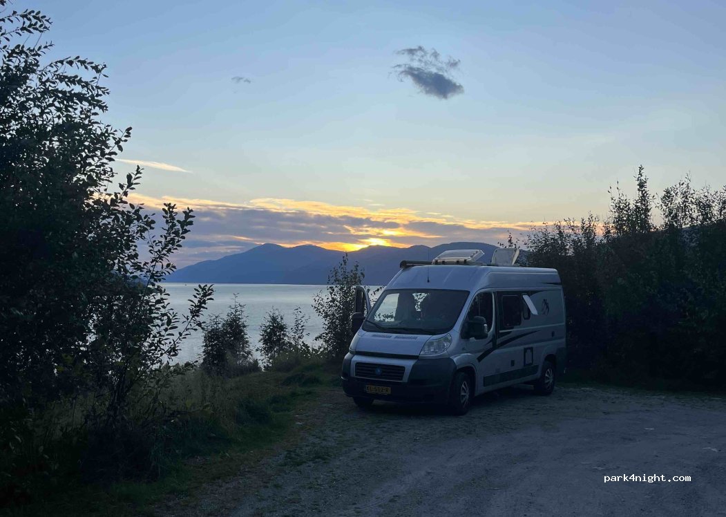 (6460) Eidsvåg - Baksidevegen — foto 3