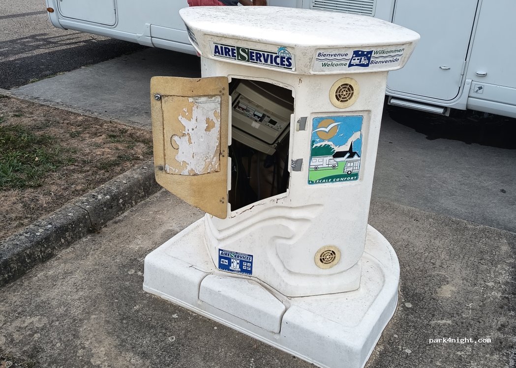 (44170) Nozay - Boulevard du Petit Versailles — foto 3
