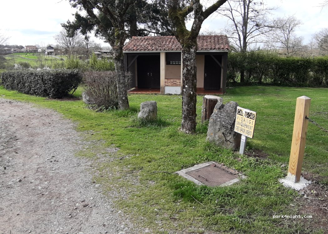 (16150) Chassenon - Route de Rochechouart — foto 3