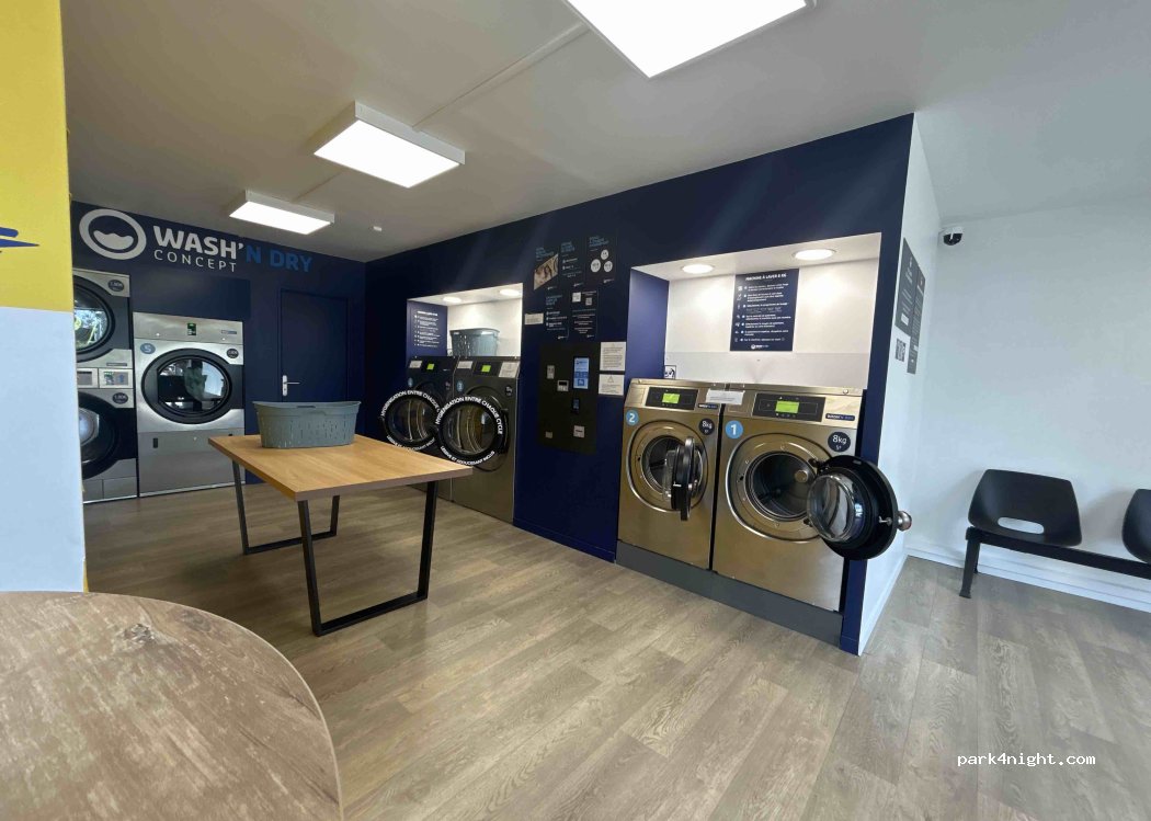 (64140) Lons - Avenue André Marie Ampère — foto