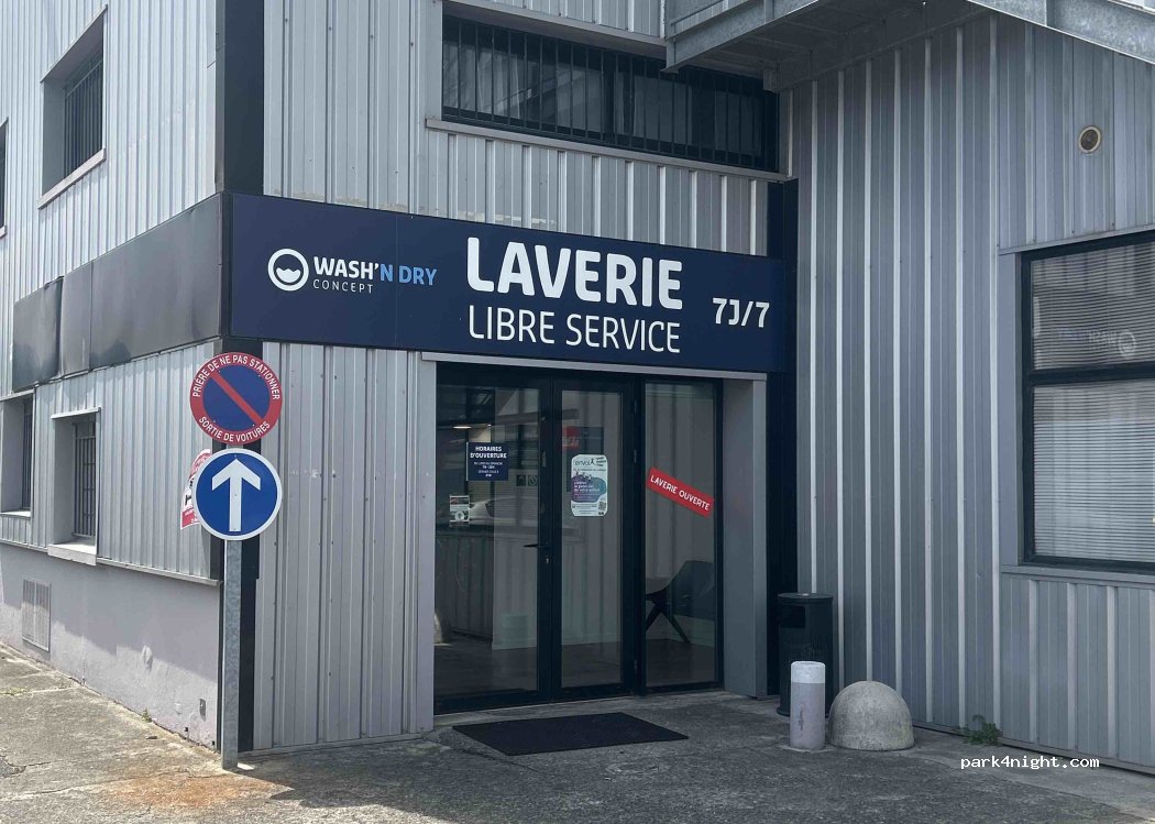 (64140) Lons - Avenue André Marie Ampère — foto 2