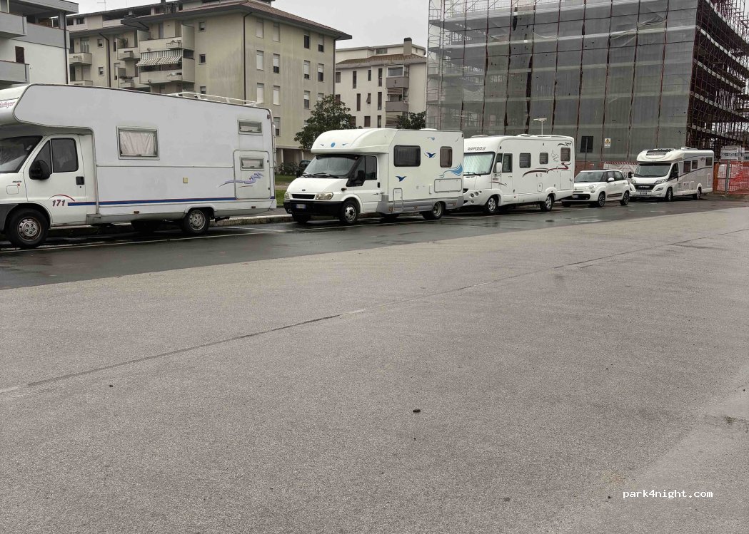 (58100) Grosseto - Piazzale del Tiro a Segno — foto