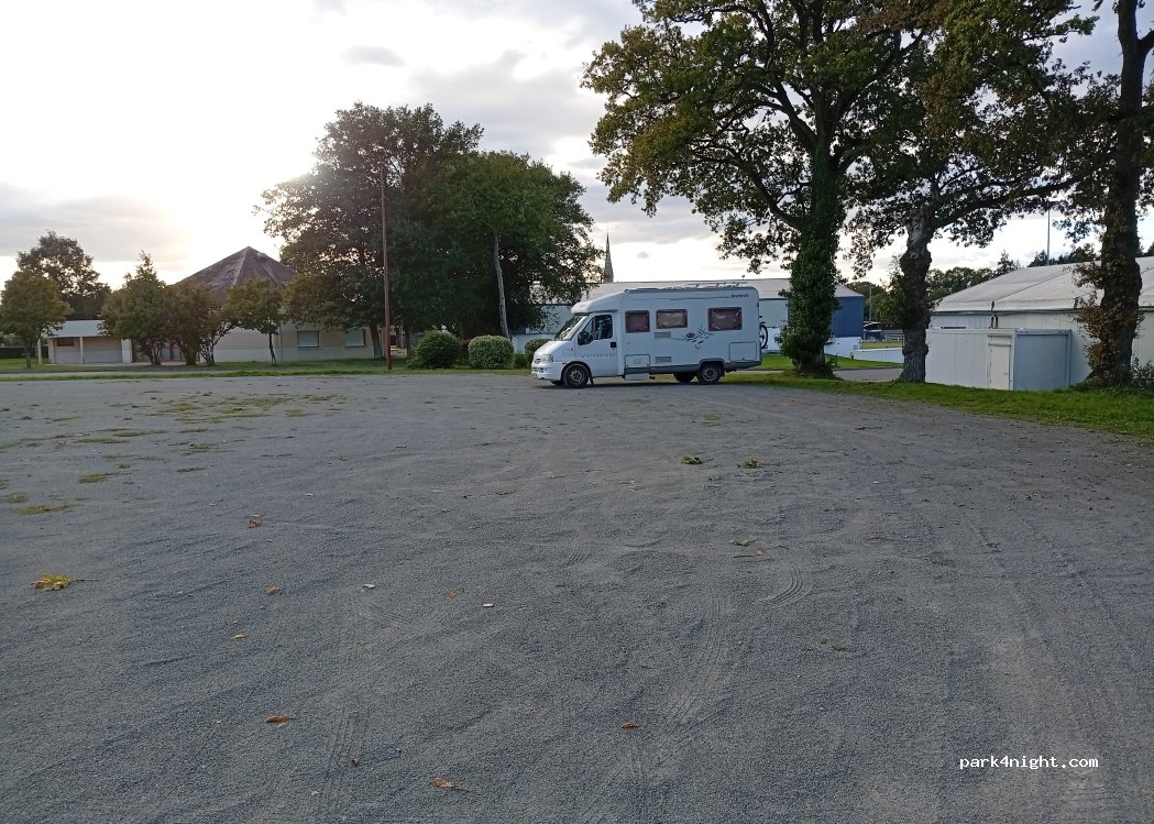 (35600) Bains-sur-Oust - — foto 4