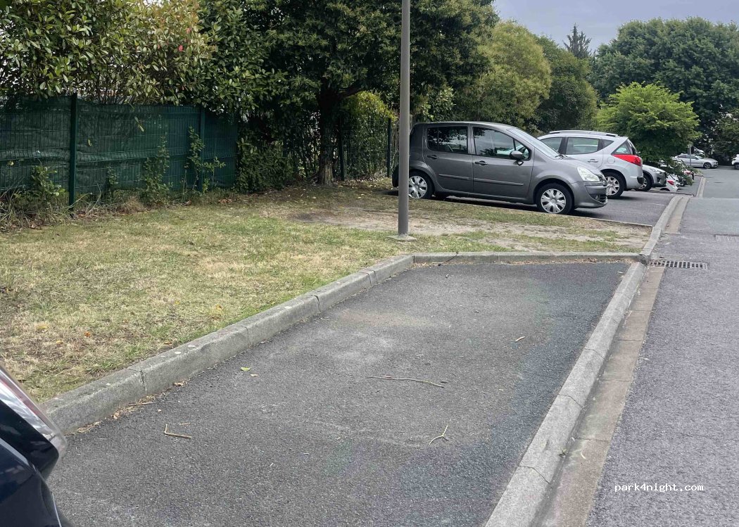 (64600) Anglet - Allée Véga — foto