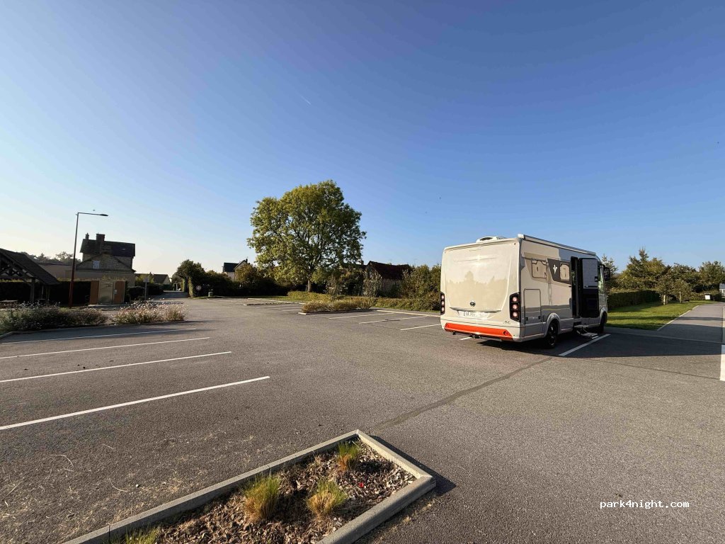 (61420) Saint-Denis-sur-Sarthon - Rue des Charmilles — foto 3