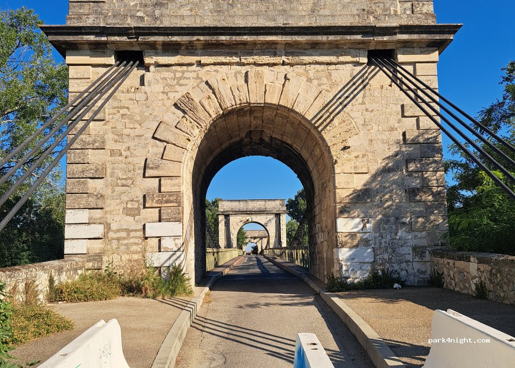 (13200) Arles - Avenue Édouard Herriot — foto