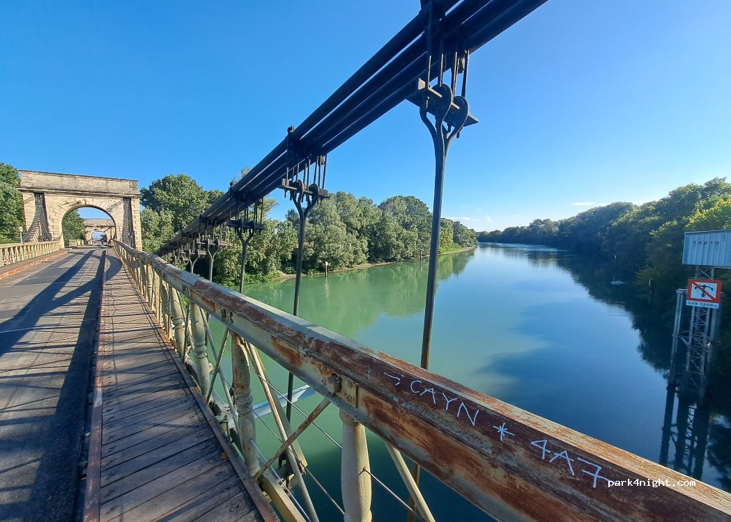 (13200) Arles - Avenue Édouard Herriot — foto 4