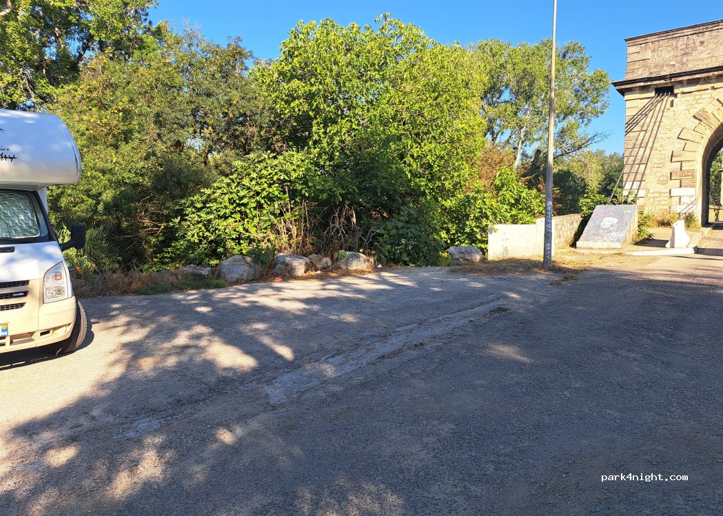 (13200) Arles - Avenue Édouard Herriot — foto 5