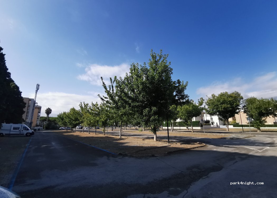 (64021) Giulianova - Via De Bartolomei — foto