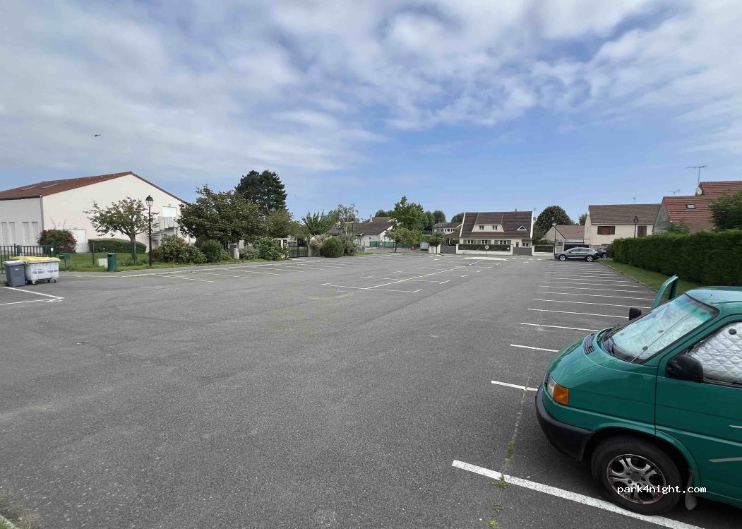 (77230) Rouvres - Rue des Écoles — foto