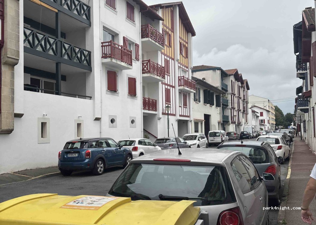 (64500) Saint-Jean-de-Luz - Rue du Docteur Goyeneche — foto