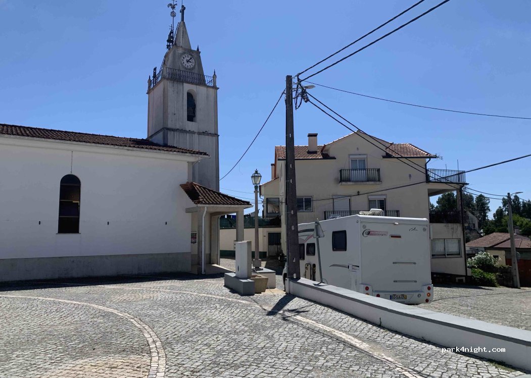 (6100-880) Varzea dos Cavaleiros - EM 529-1 — foto
