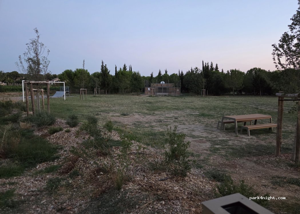(11120) Pouzols-Minervois - Avenue du Jeu de Mail — foto 5