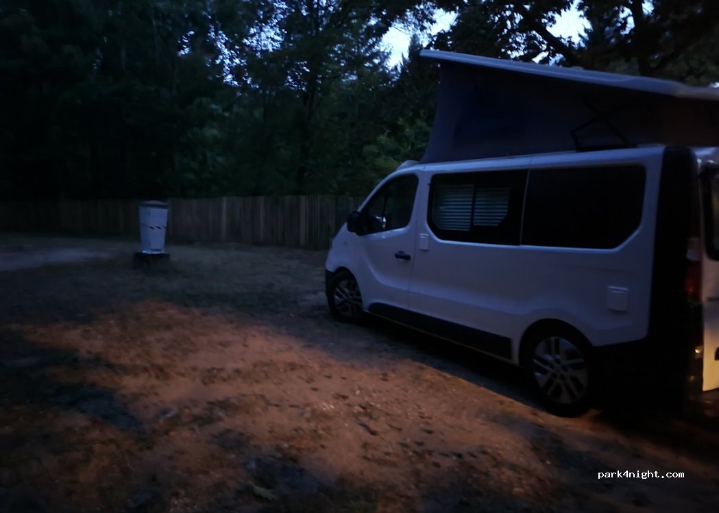 Camping du Château de la Cheze — foto