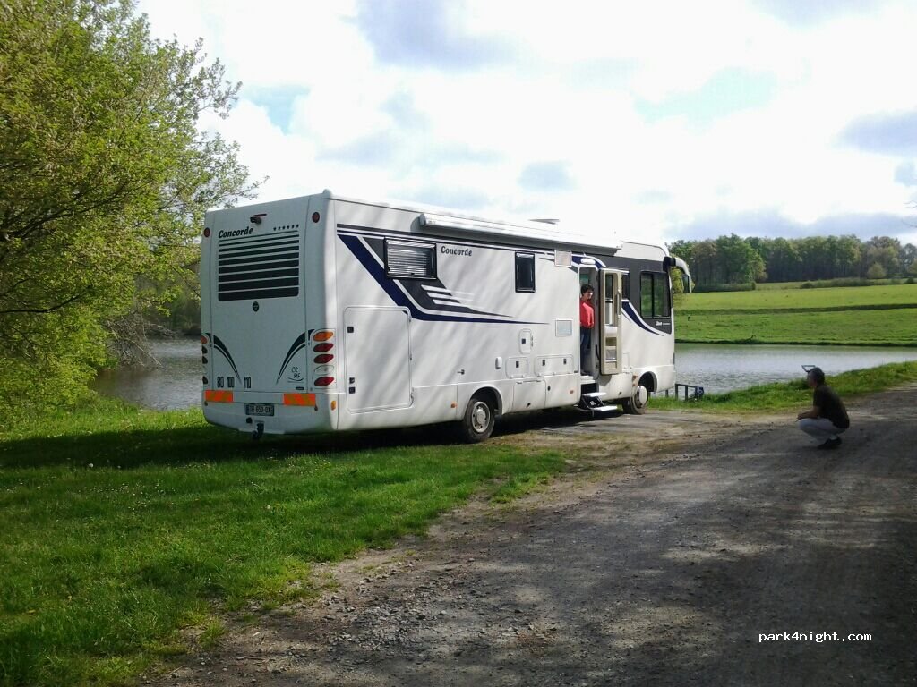 (16310) Massignac - D163 — foto