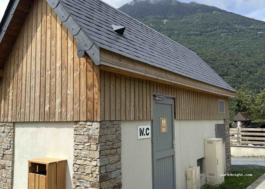 (65120) Luz-Saint-Sauveur - Avenue de Maoubesi — foto