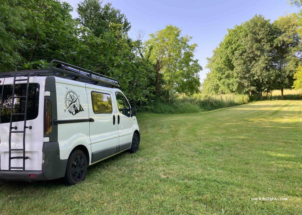 Camping Les Jardins de Camelot — foto