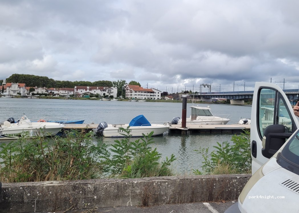 (64100) Bayonne - Avenue Capitaine Resplandy — foto