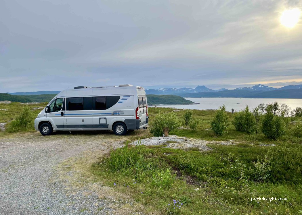 (9307) Finnsnes - Aglapsveien — foto