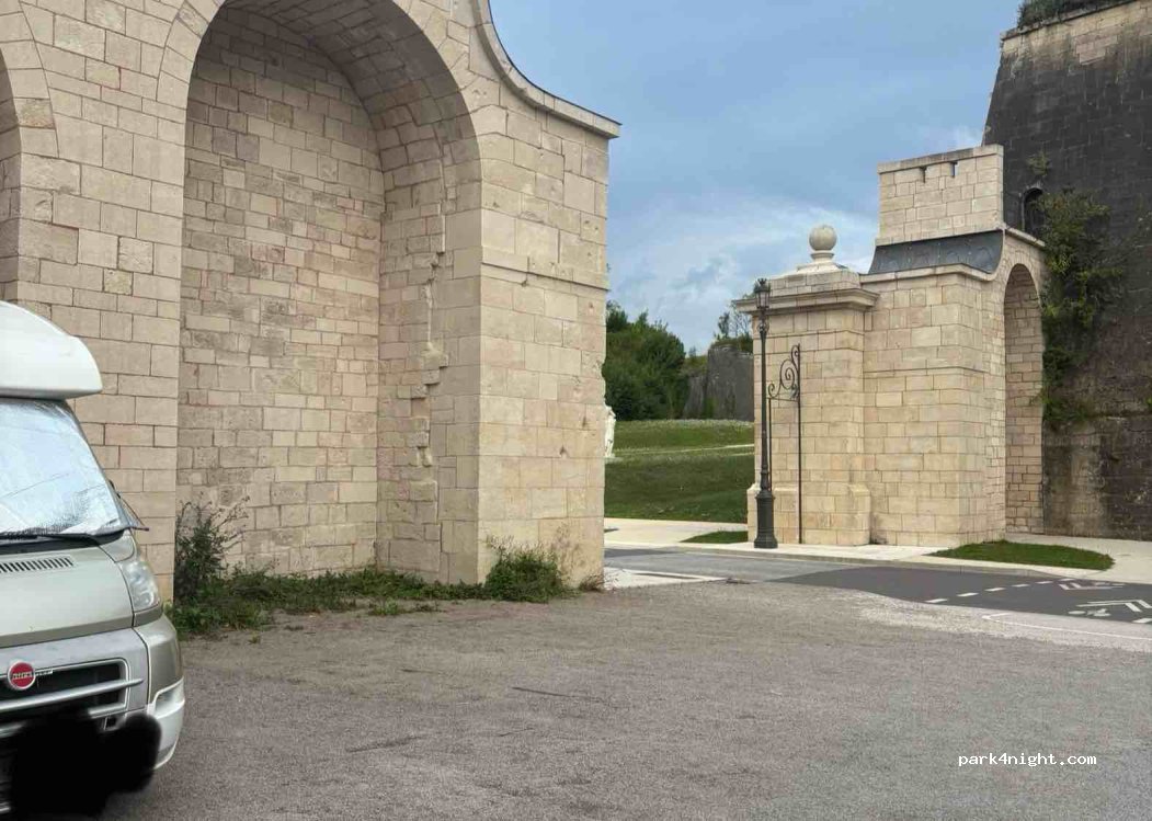 (55100) Verdun - Avenue du Soldat Inconnu — foto