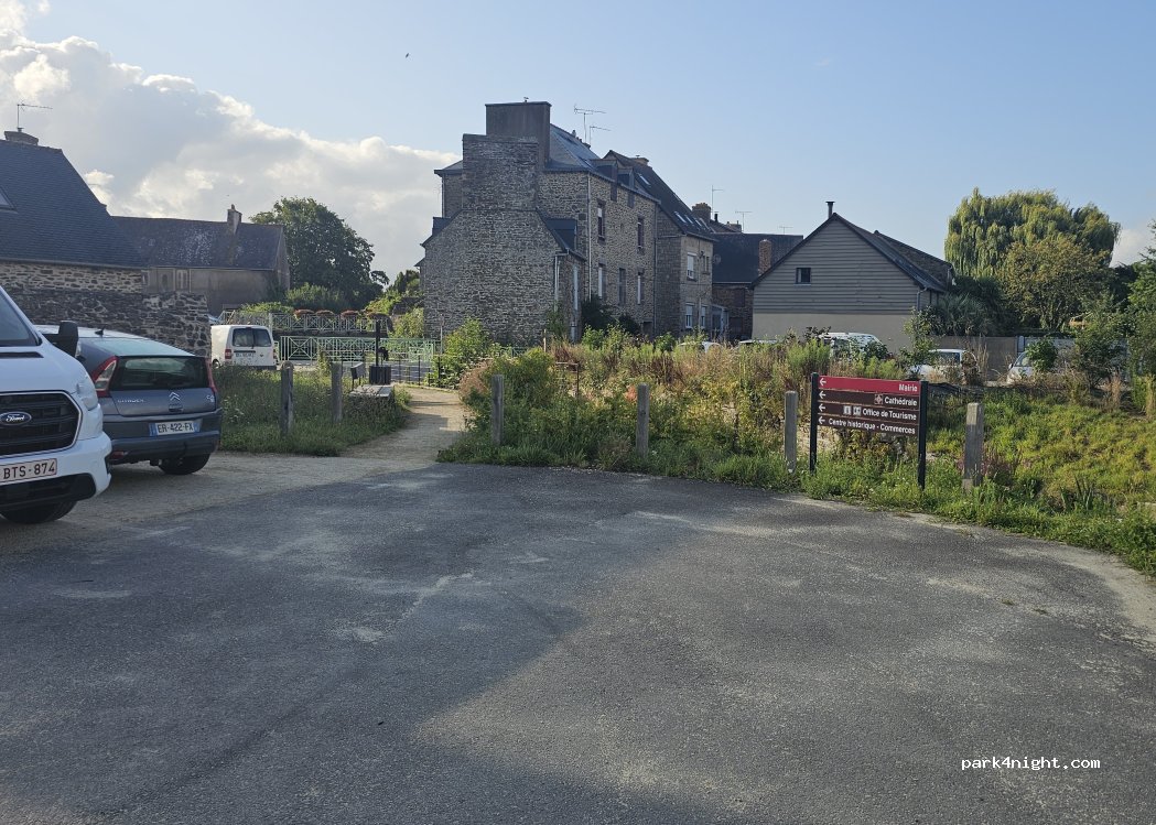 (35120) Dol-de-Bretagne - Rue des Tanneries — foto 3